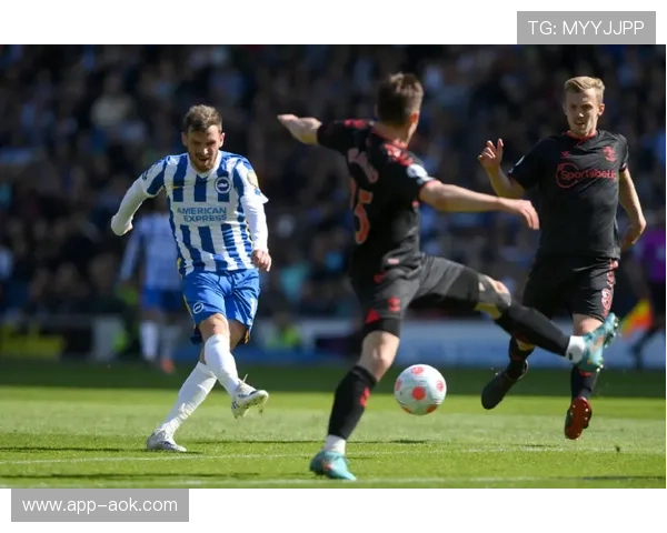 布莱顿3-0利兹联,维尔贝克闪击戈麦斯梅开二度