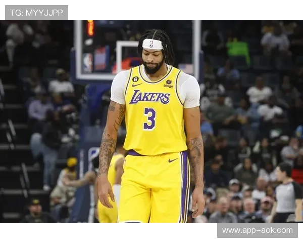 安东尼-戴维斯可能接受左手韧带手术，将缺席数月比赛